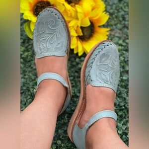 KIDS GUARAXEZ
CELY LEATHER BUCKLE SANDALS
